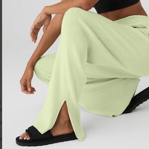 Alo Women’s Knit High-Waist Salana WideLeg Pant Athleisure size M . Color green.